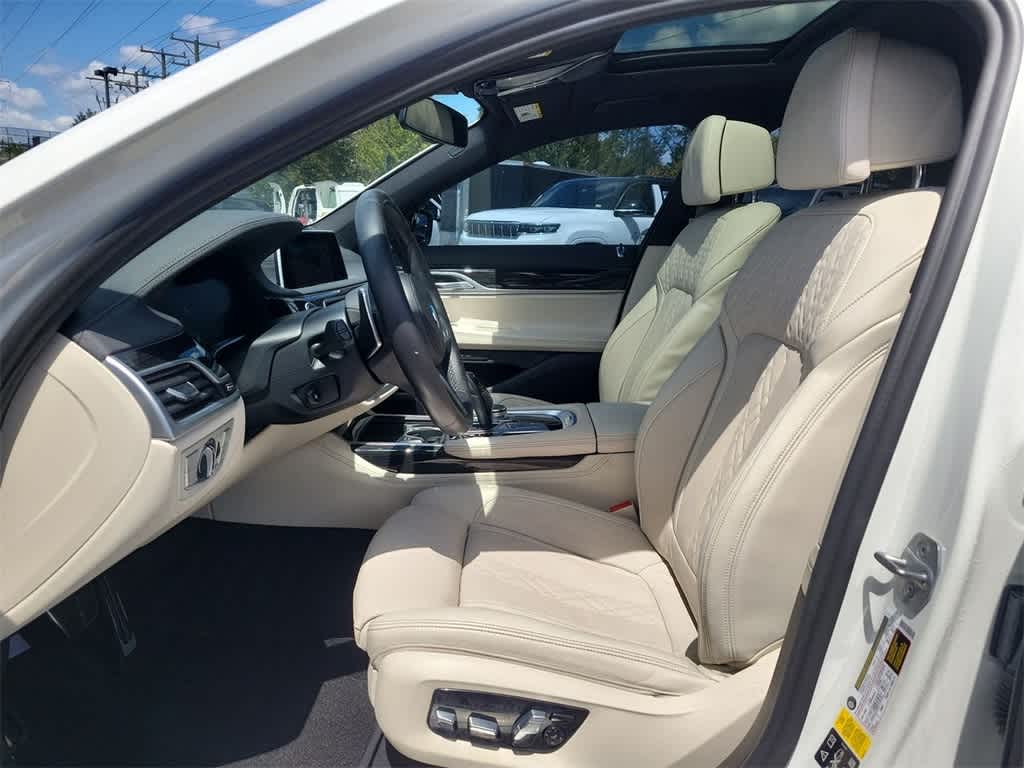 2022 BMW 7 Series 750i xDrive 11