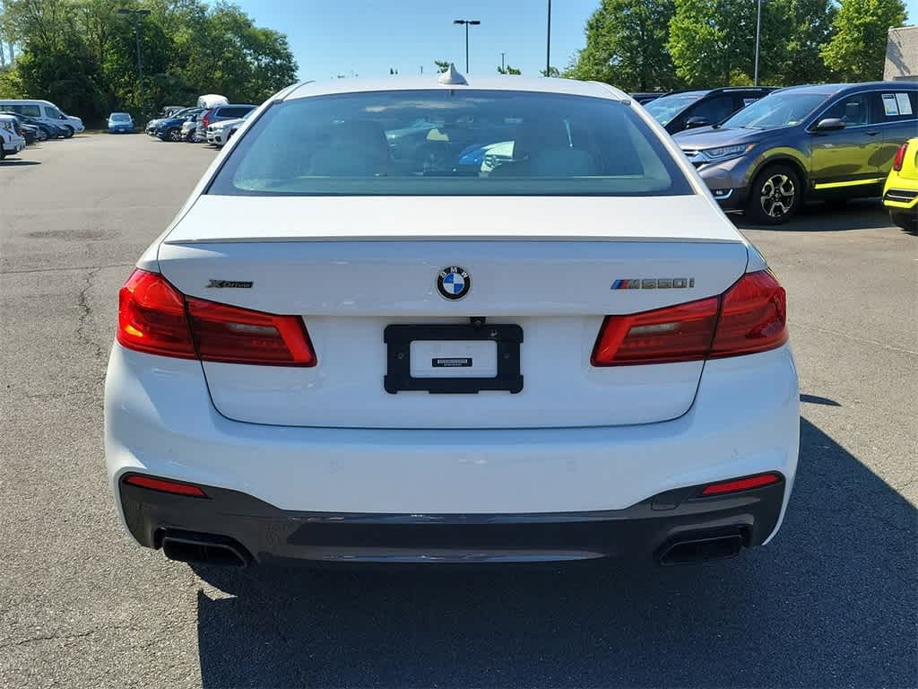 2019 BMW 5 Series M550i xDrive 22