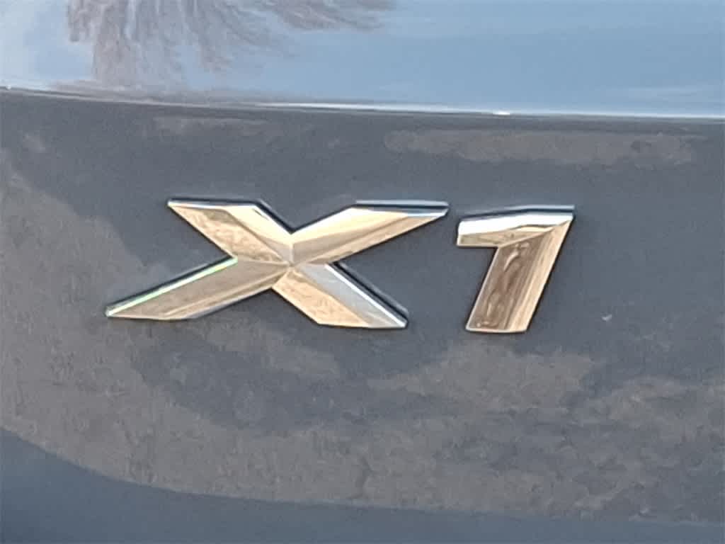 2025 BMW X1 xDrive28i 12