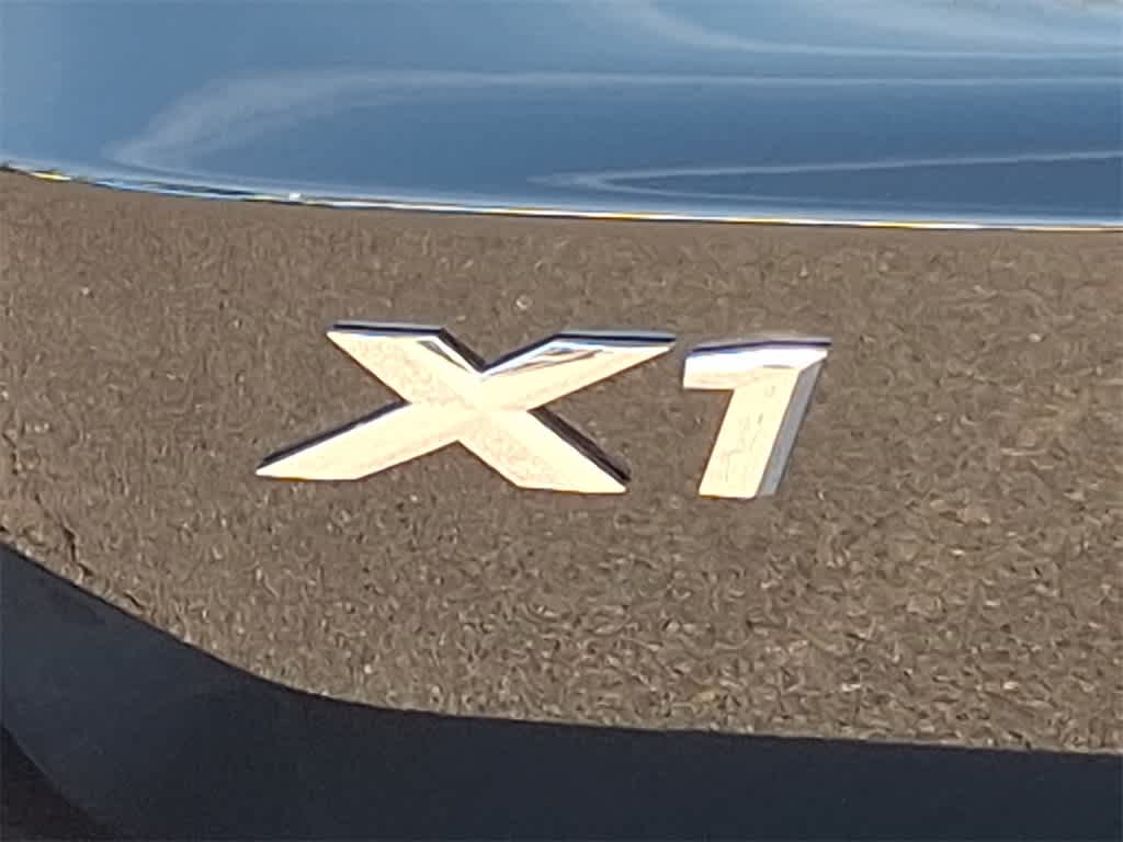 2025 BMW X1 xDrive28i 12