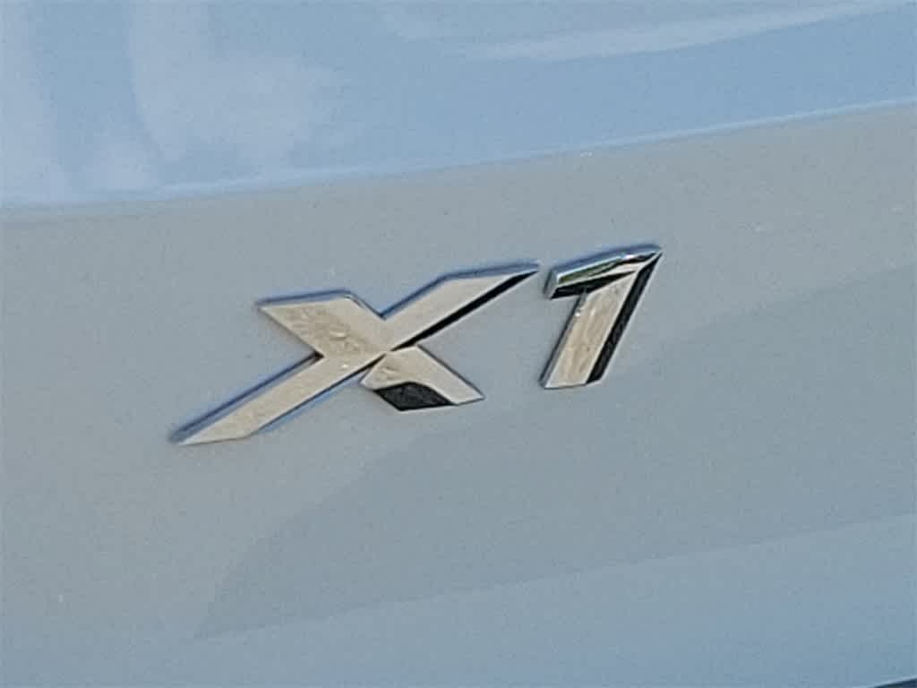 2025 BMW X1 xDrive28i 12