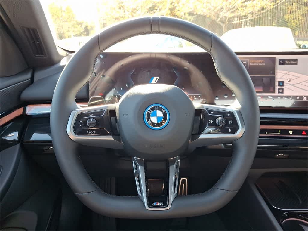 2025 BMW i5 xDrive40 9