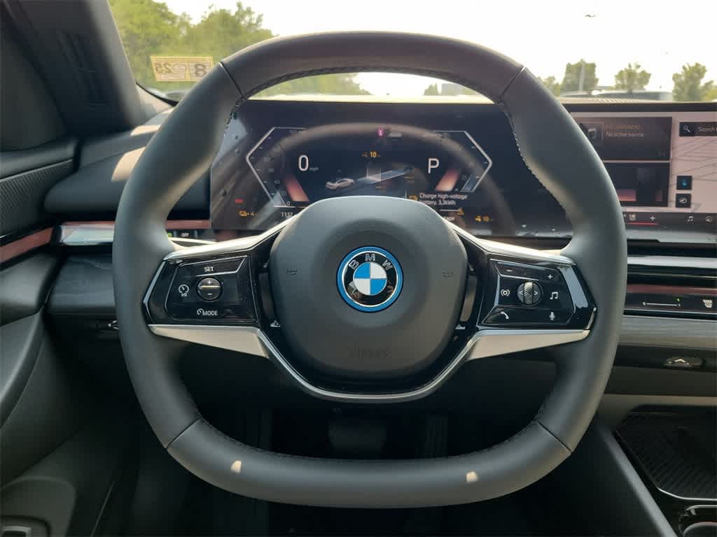 2025 BMW i5 xDrive40 8