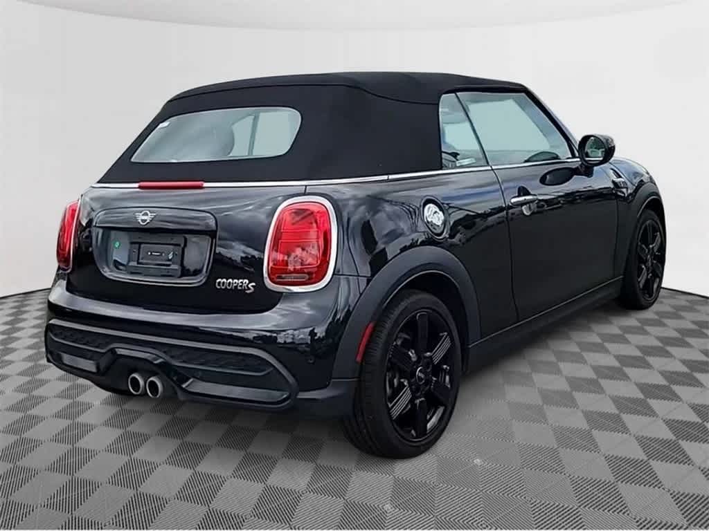 2024 MINI Convertible Cooper S 8