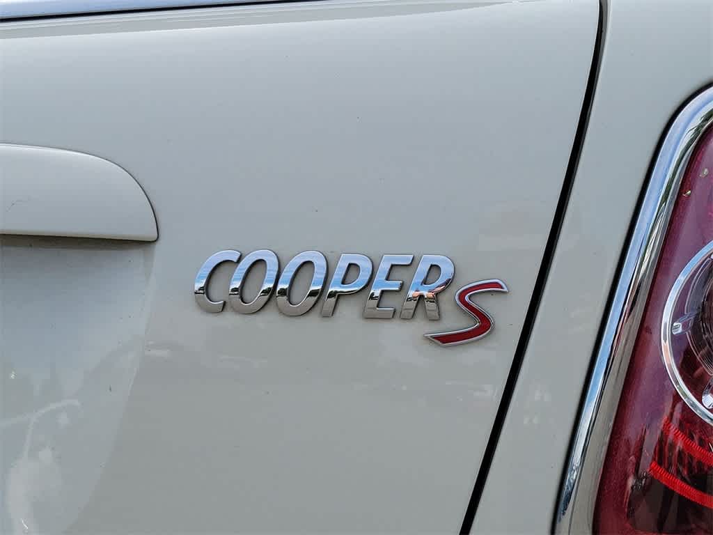 2013 MINI Cooper Hardtop S 23