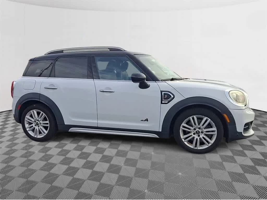 2018 MINI Countryman Cooper S 9