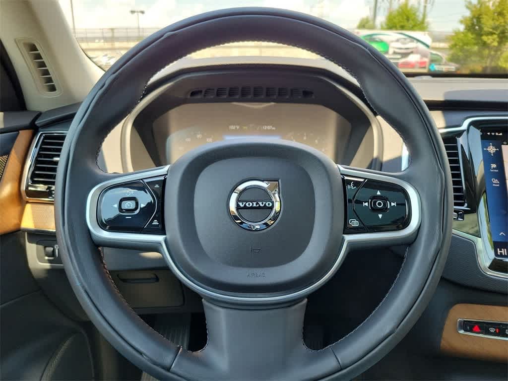 2022 Volvo XC90 Momentum 16