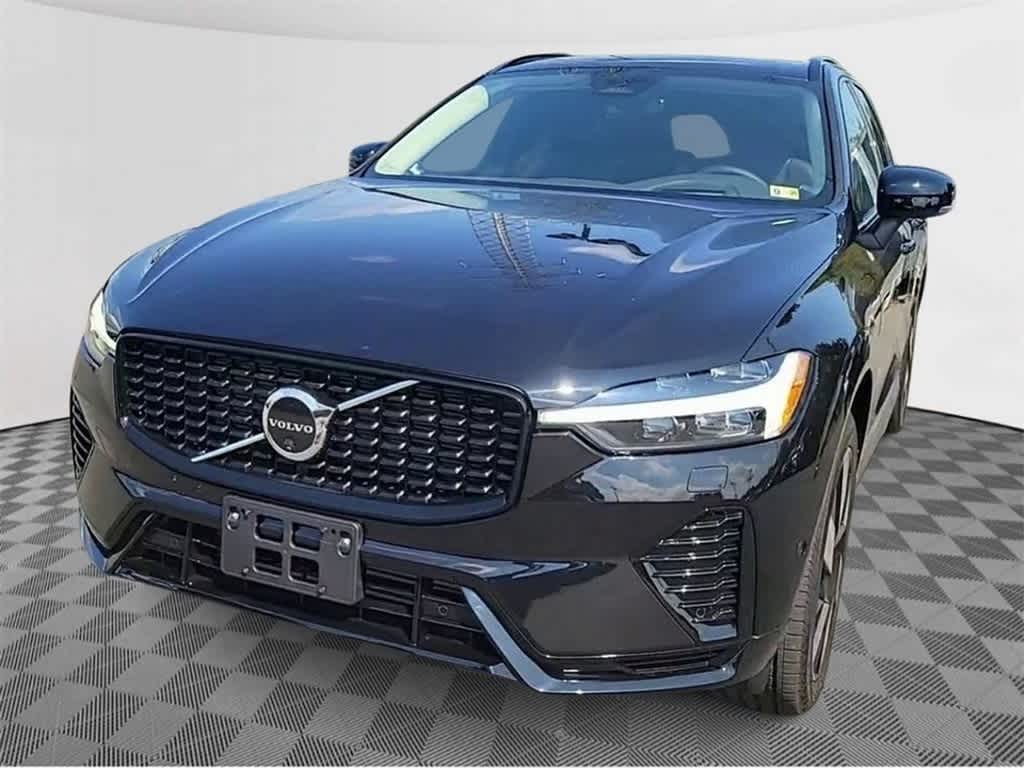 2024 Volvo XC60 Recharge Plug-In Hybrid Ultimate Dark Theme 3