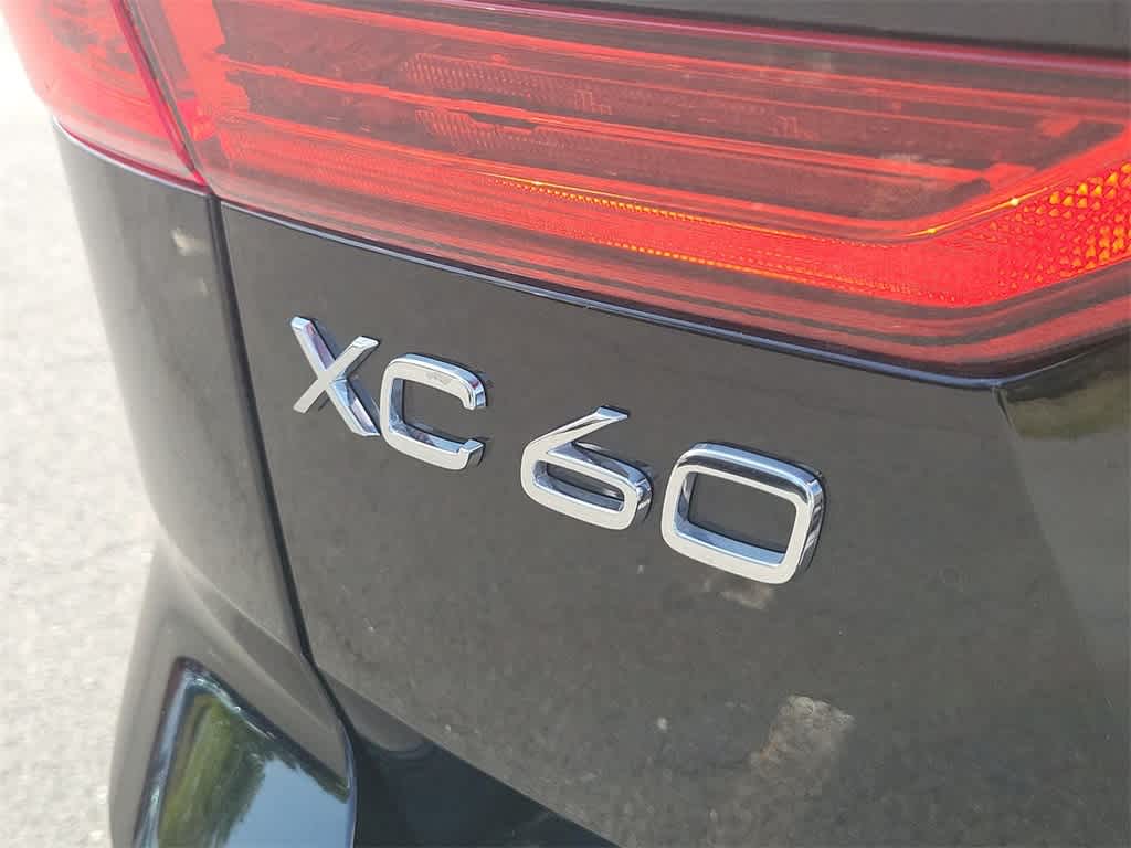 2024 Volvo XC60 Recharge Plug-In Hybrid Ultimate Dark Theme 23