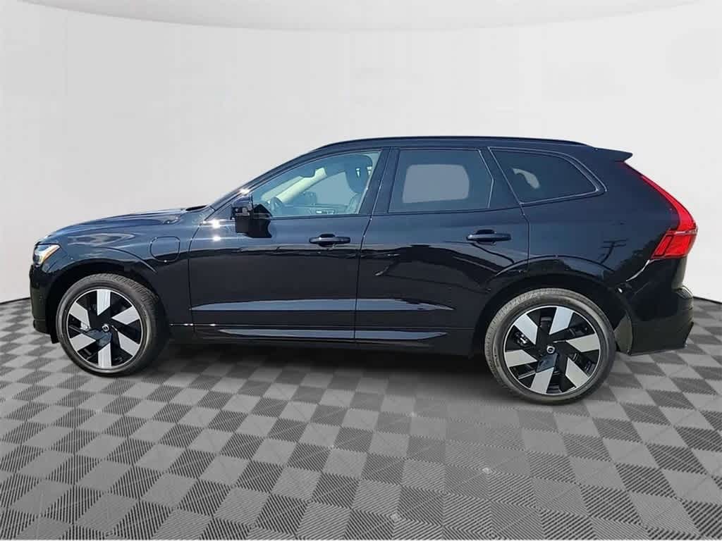 2024 Volvo XC60 Recharge Plug-In Hybrid Ultimate Dark Theme 5