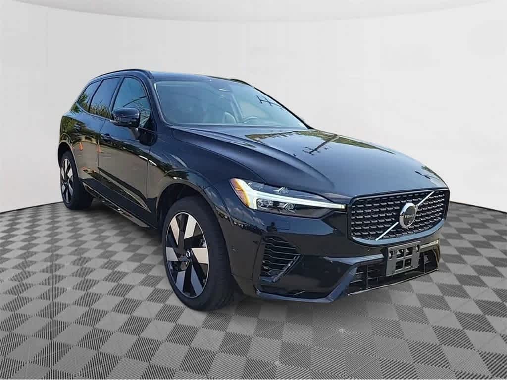 2024 Volvo XC60 Recharge Plug-In Hybrid Ultimate Dark Theme 2