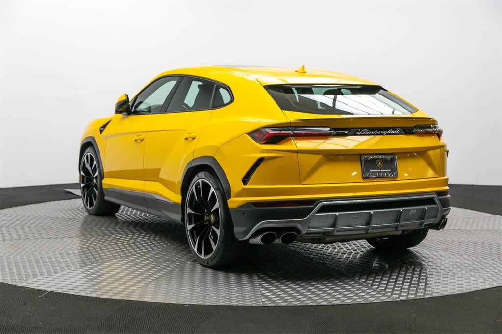 2020 Lamborghini Urus  4