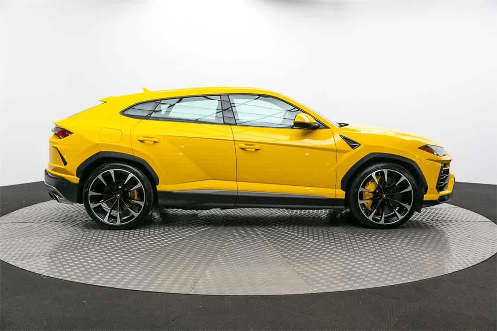 2020 Lamborghini Urus  48