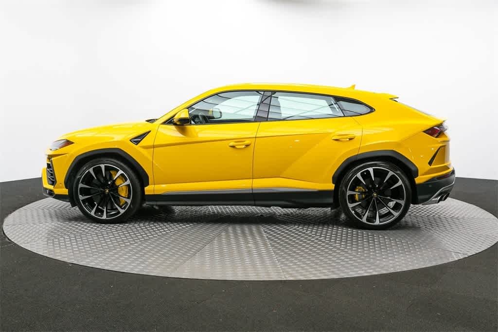 2020 Lamborghini Urus  3