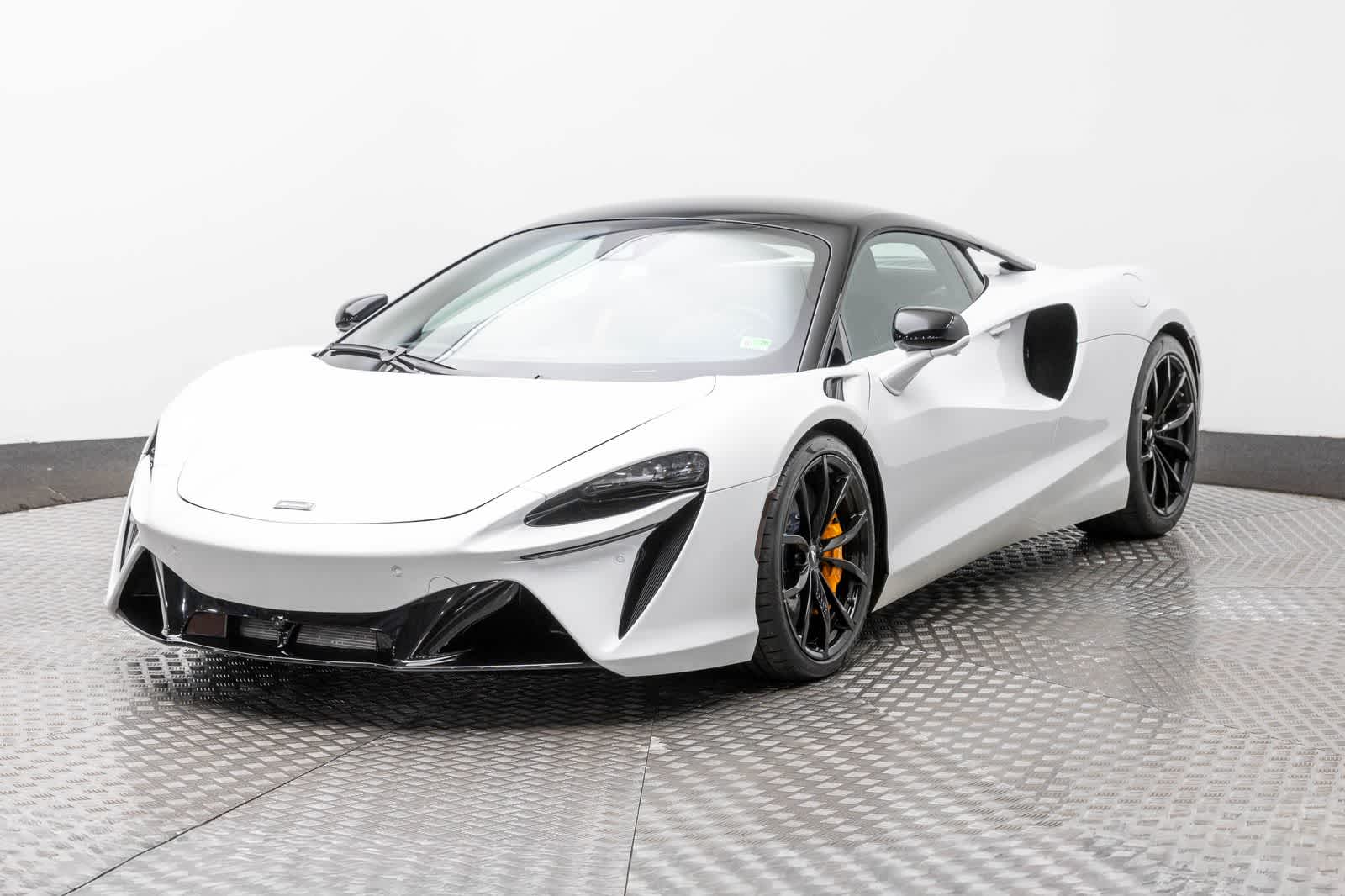 2023 McLaren Artura RWD