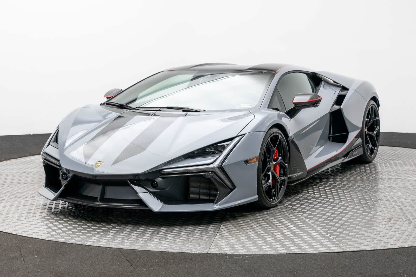 2024 Lamborghini Revuelto
