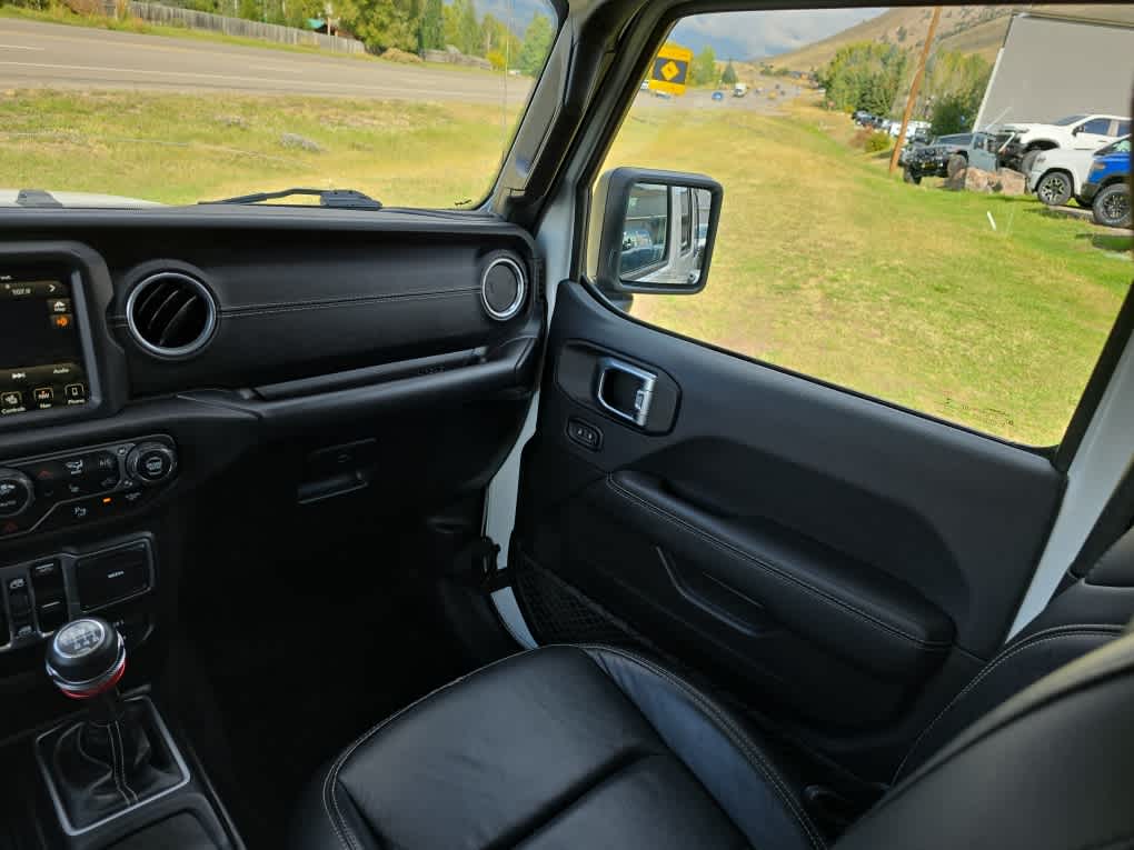 2018 Jeep Wrangler Unlimited Sahara 12