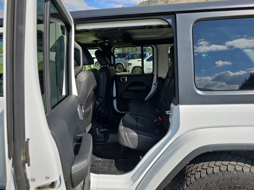 2018 Jeep Wrangler Unlimited Sahara 35