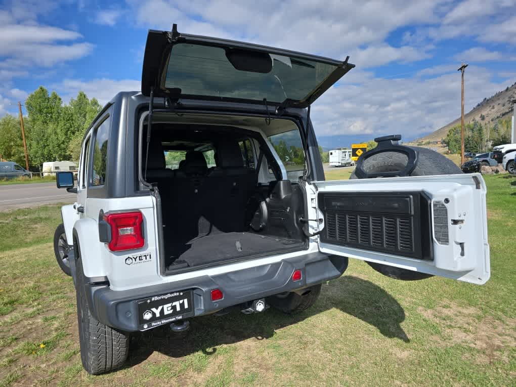 2018 Jeep Wrangler Unlimited Sahara 41