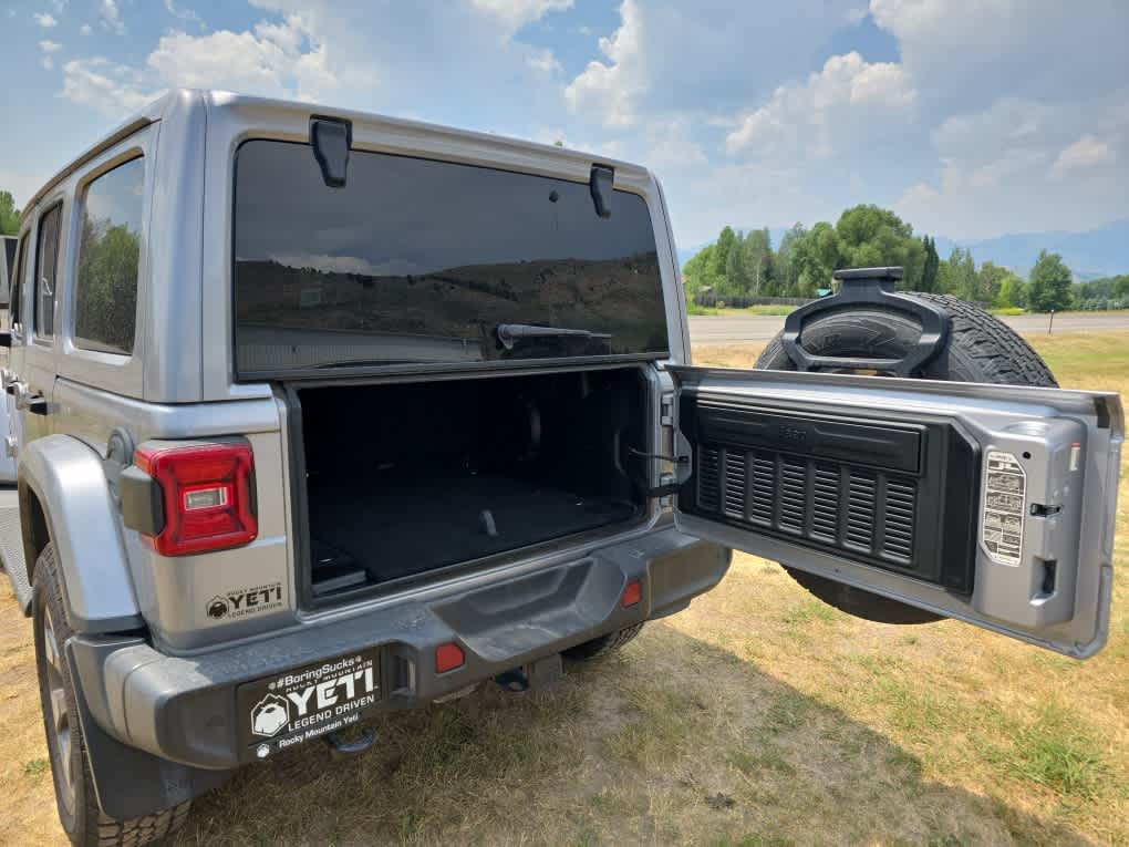 2018 Jeep Wrangler Unlimited Sahara 33