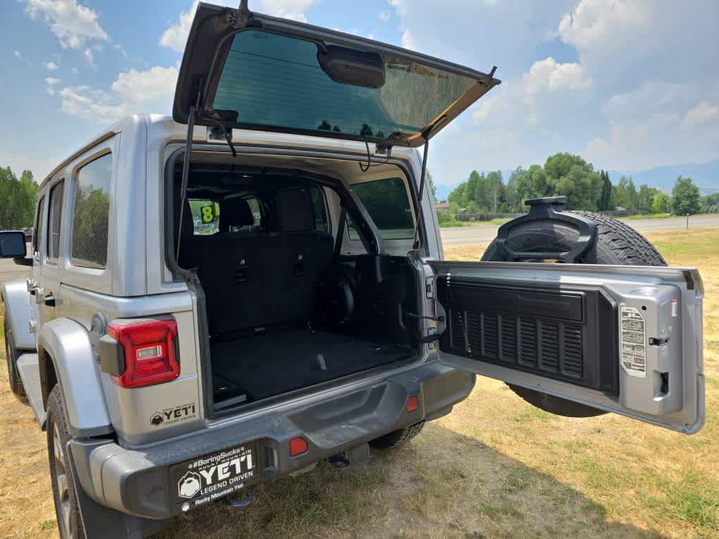 2018 Jeep Wrangler Unlimited Sahara 34