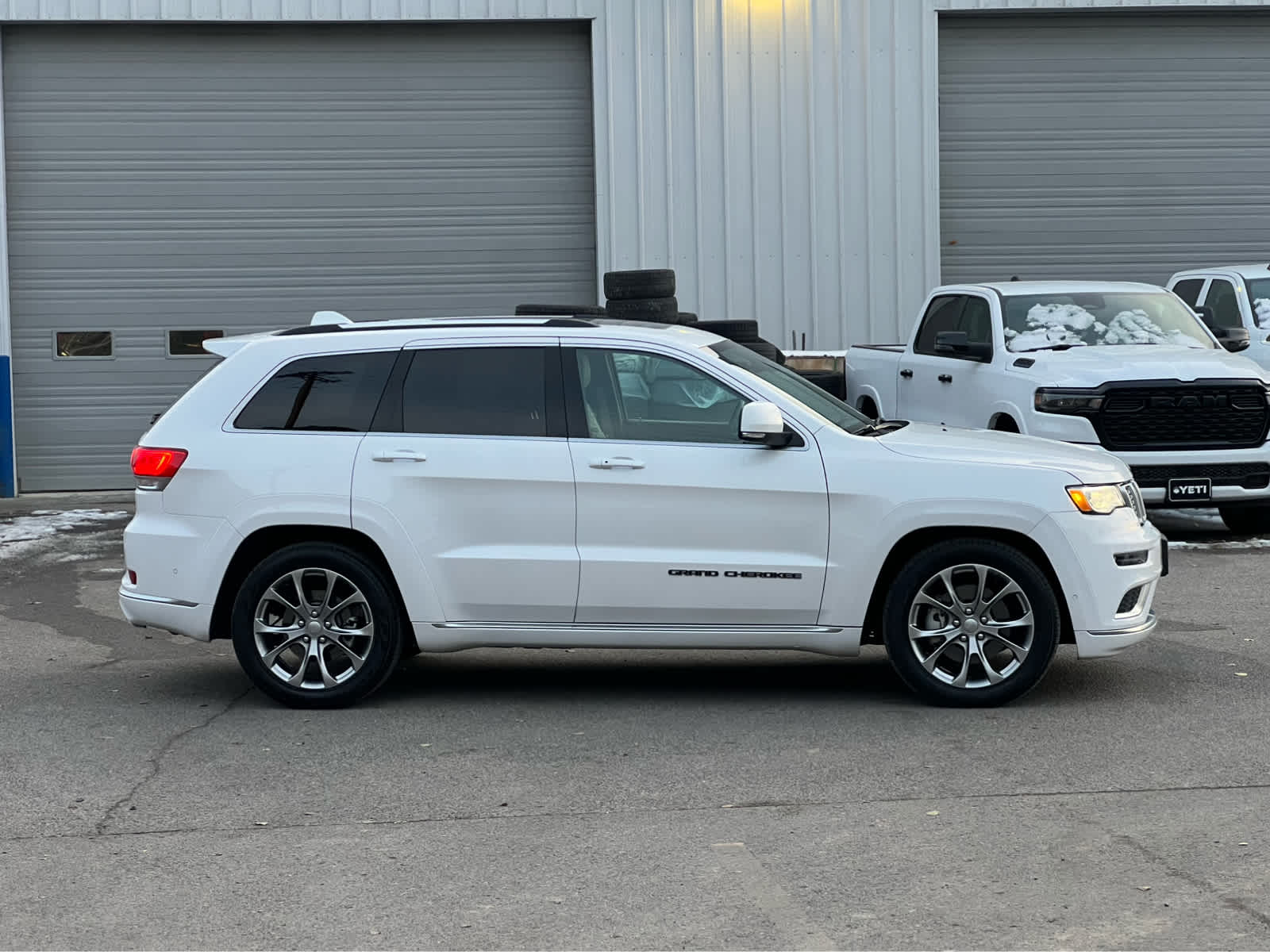 2019 Jeep Grand Cherokee Summit 7