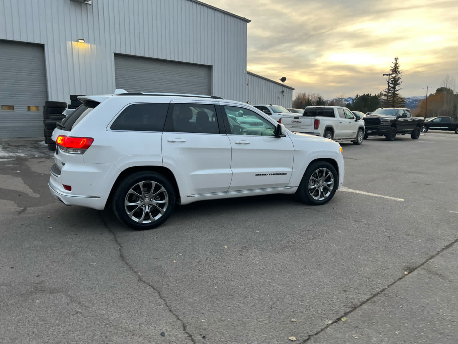 2019 Jeep Grand Cherokee Summit 8