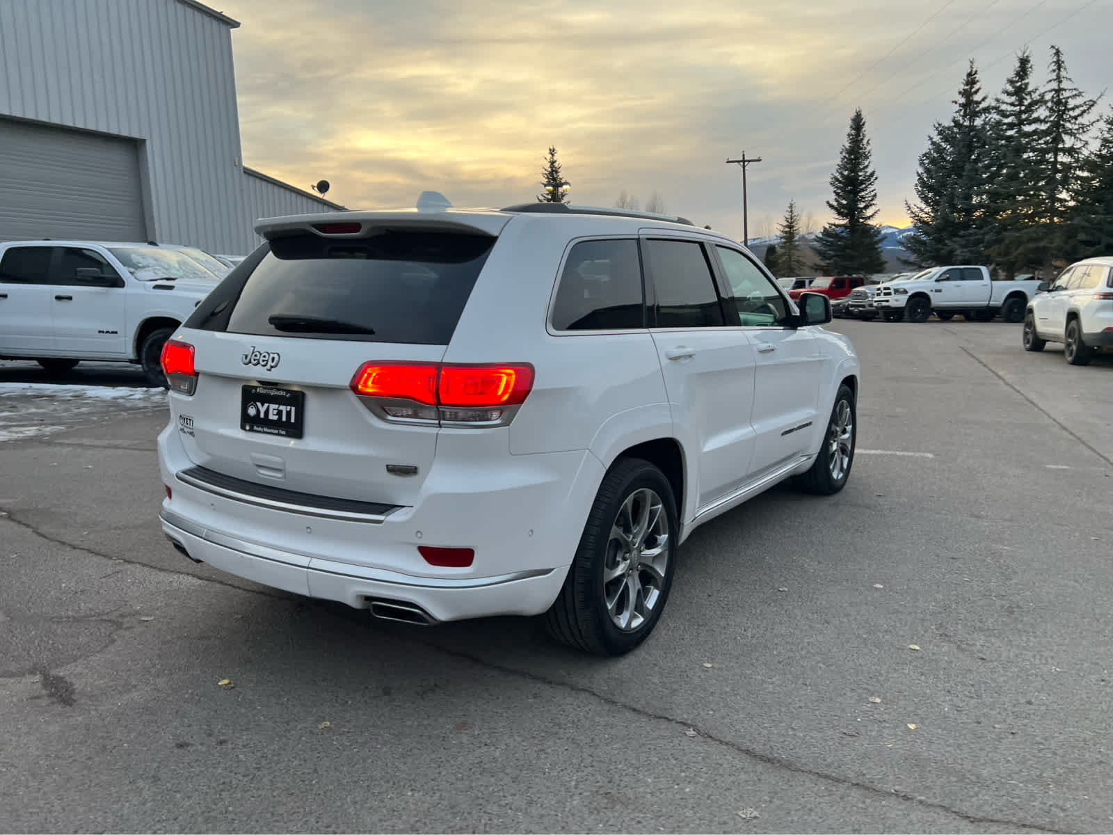 2019 Jeep Grand Cherokee Summit 9