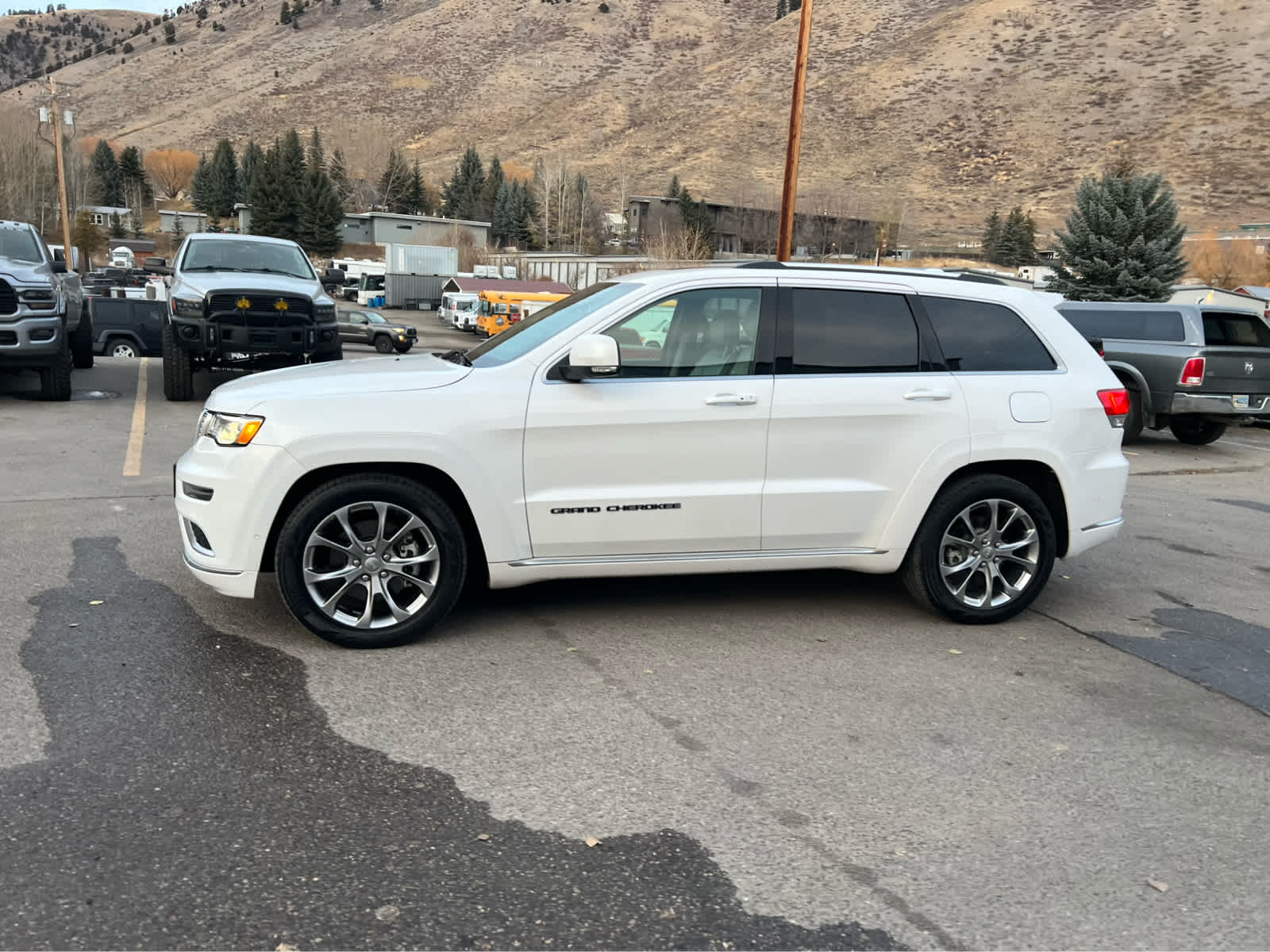 2019 Jeep Grand Cherokee Summit 14