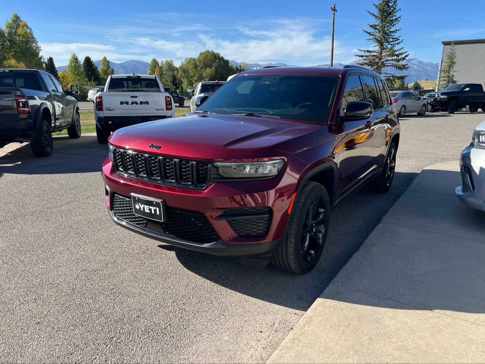 2022 Jeep Grand Cherokee Altitude 2