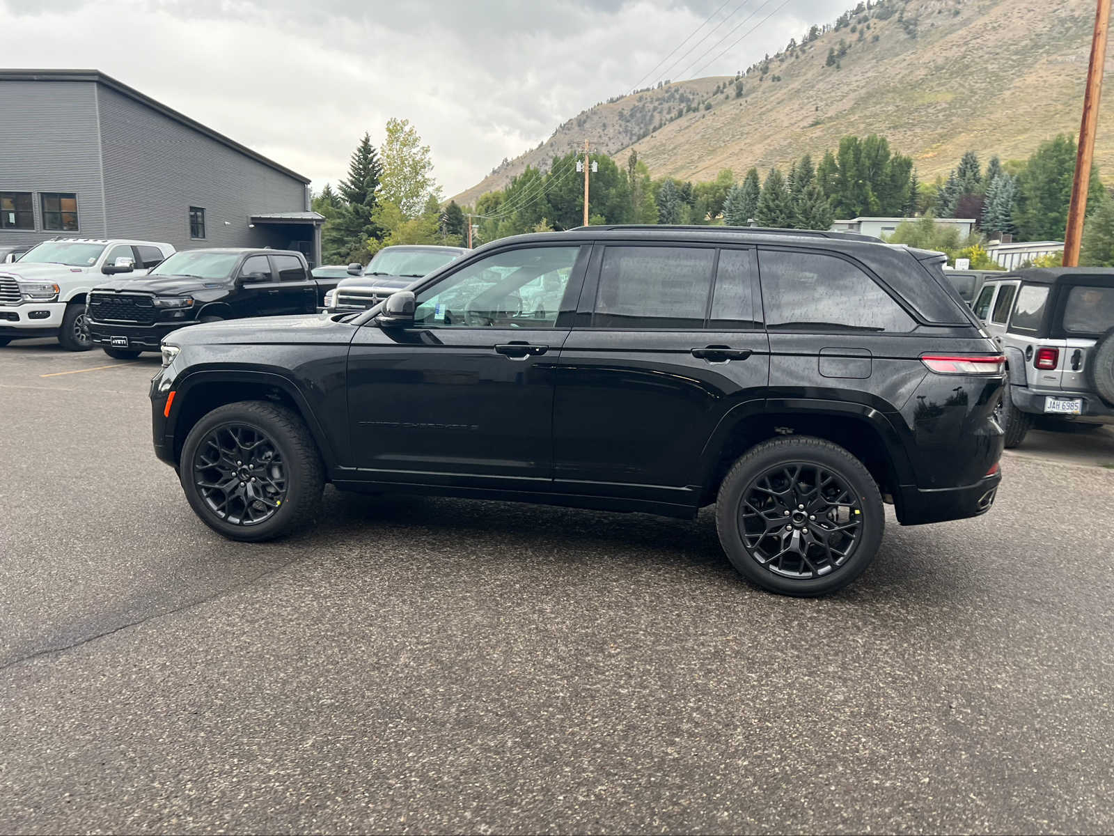 2024 Jeep Grand Cherokee Summit Reserve 17