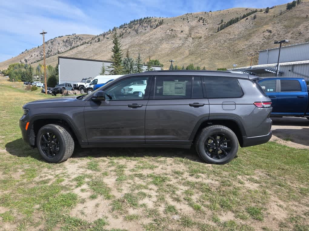 2024 Jeep Grand Cherokee L Altitude X 8