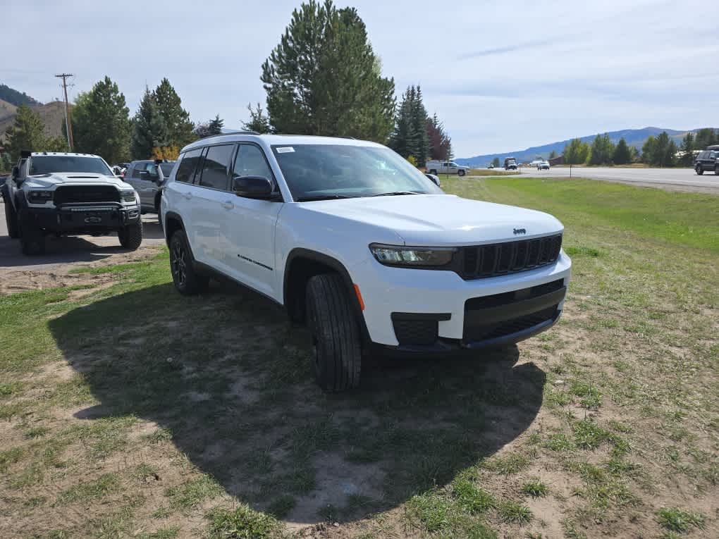 2024 Jeep Grand Cherokee L Altitude X 3