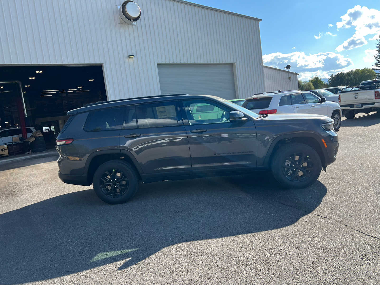 2024 Jeep Grand Cherokee L Altitude X 8