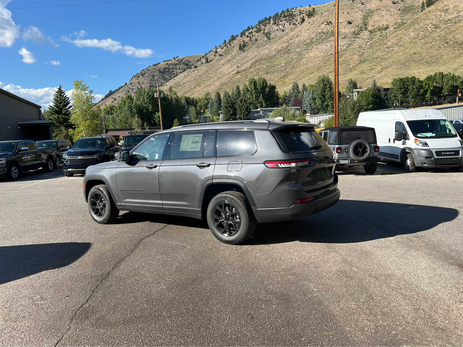 2024 Jeep Grand Cherokee L Altitude X 14