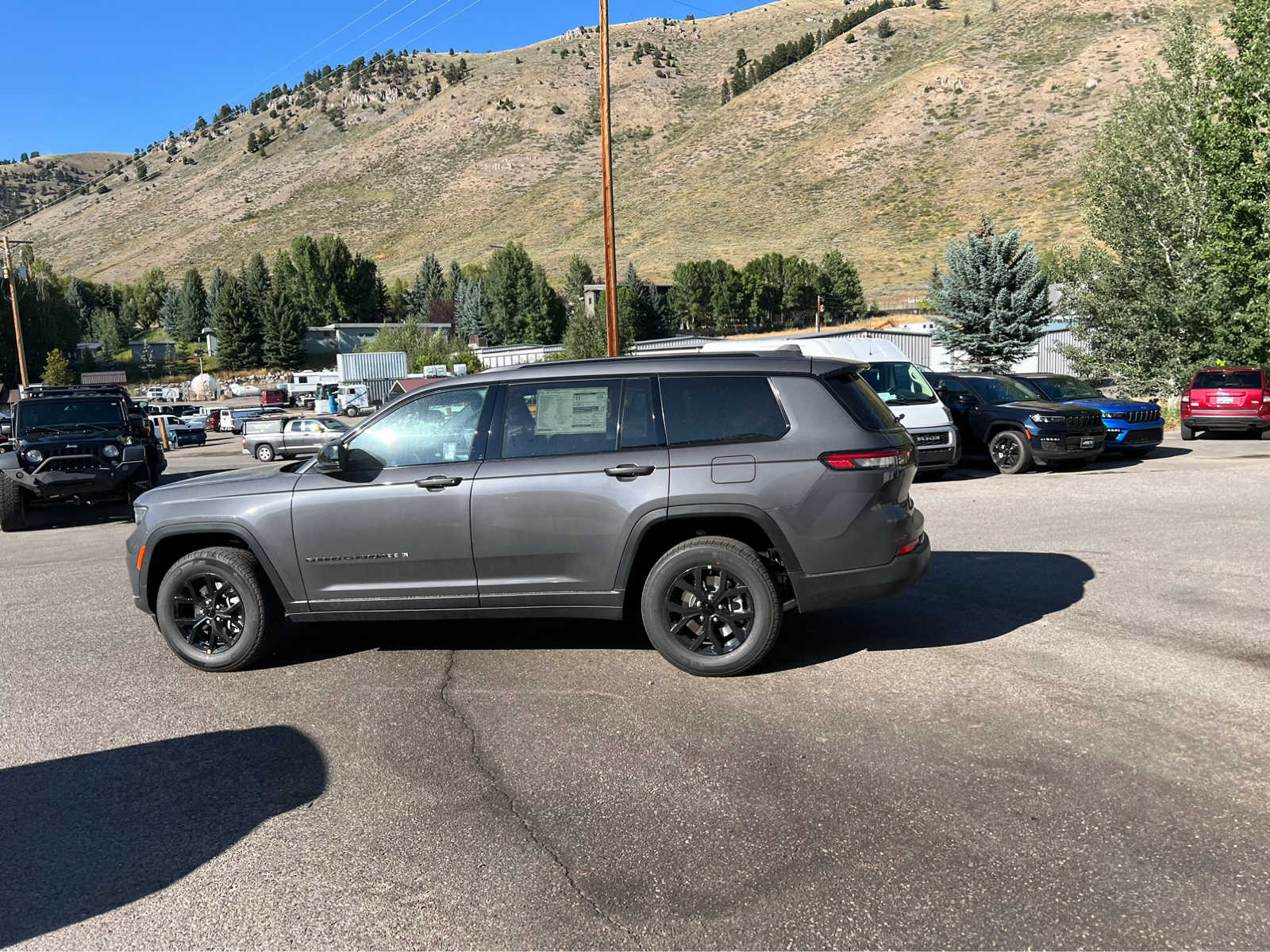 2024 Jeep Grand Cherokee L Altitude X 15