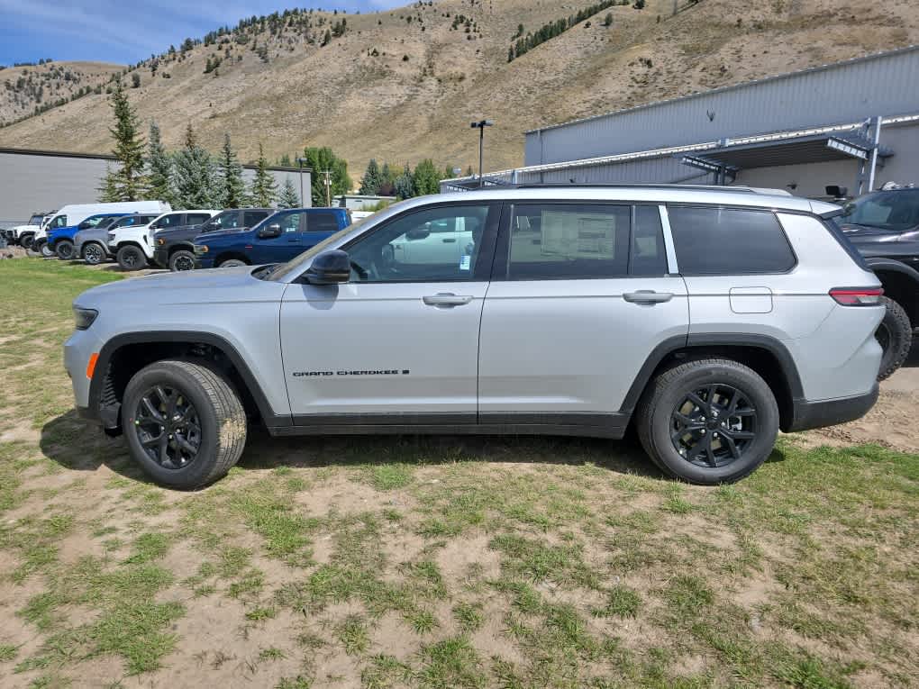 2024 Jeep Grand Cherokee L Altitude X 8