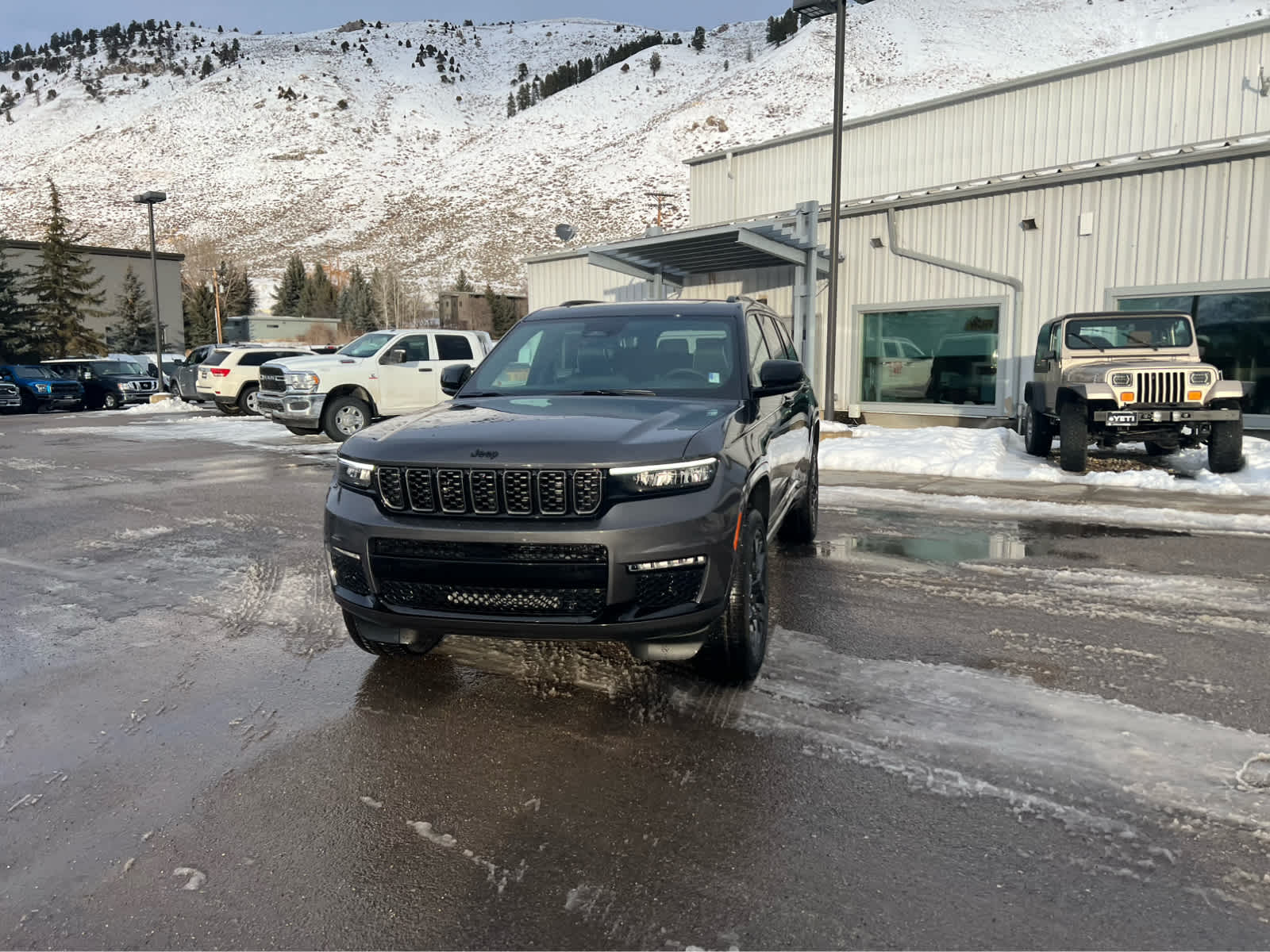 2025 Jeep Grand Cherokee L Summit Reserve 3