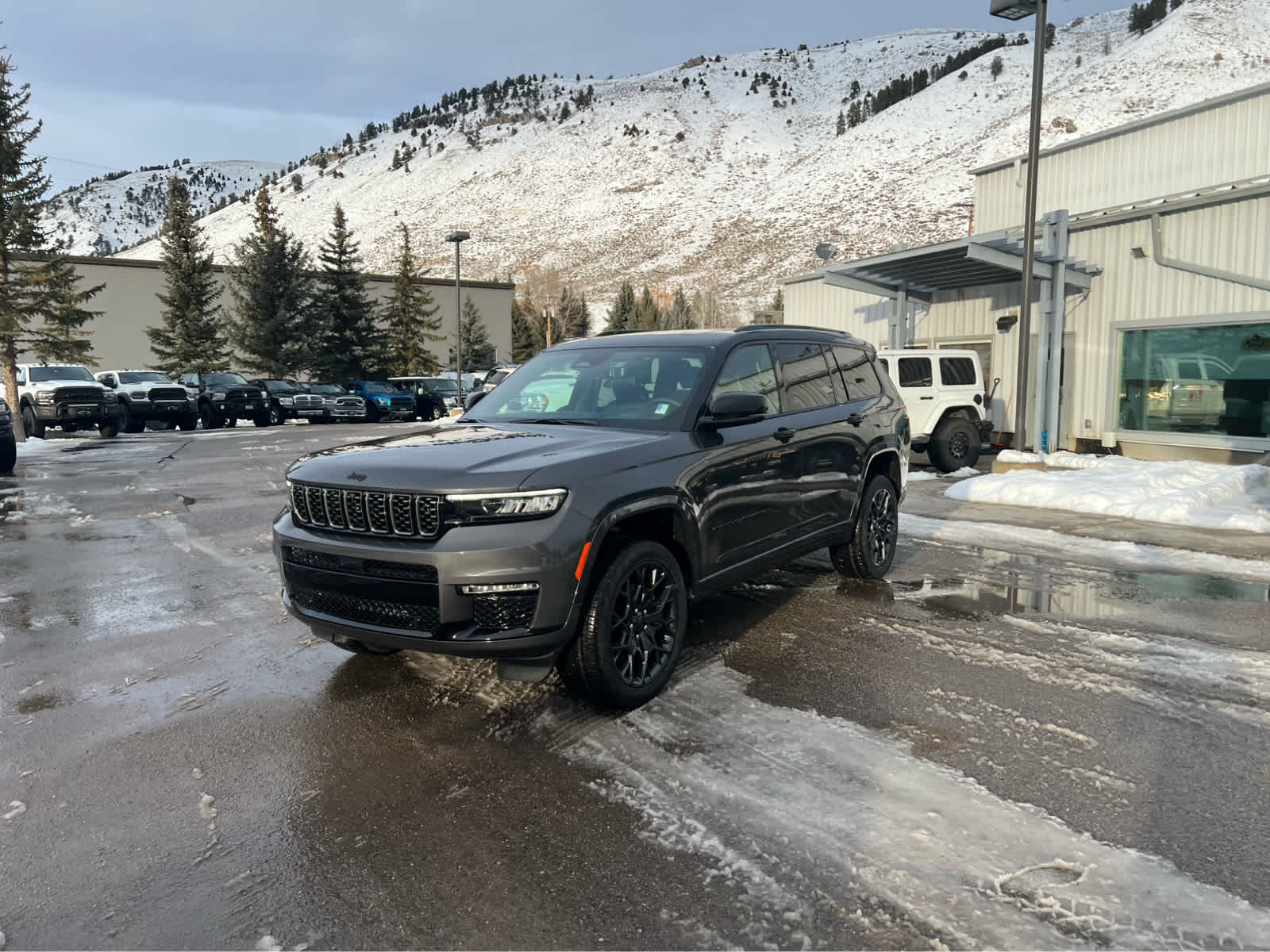 2025 Jeep Grand Cherokee L Summit Reserve 2