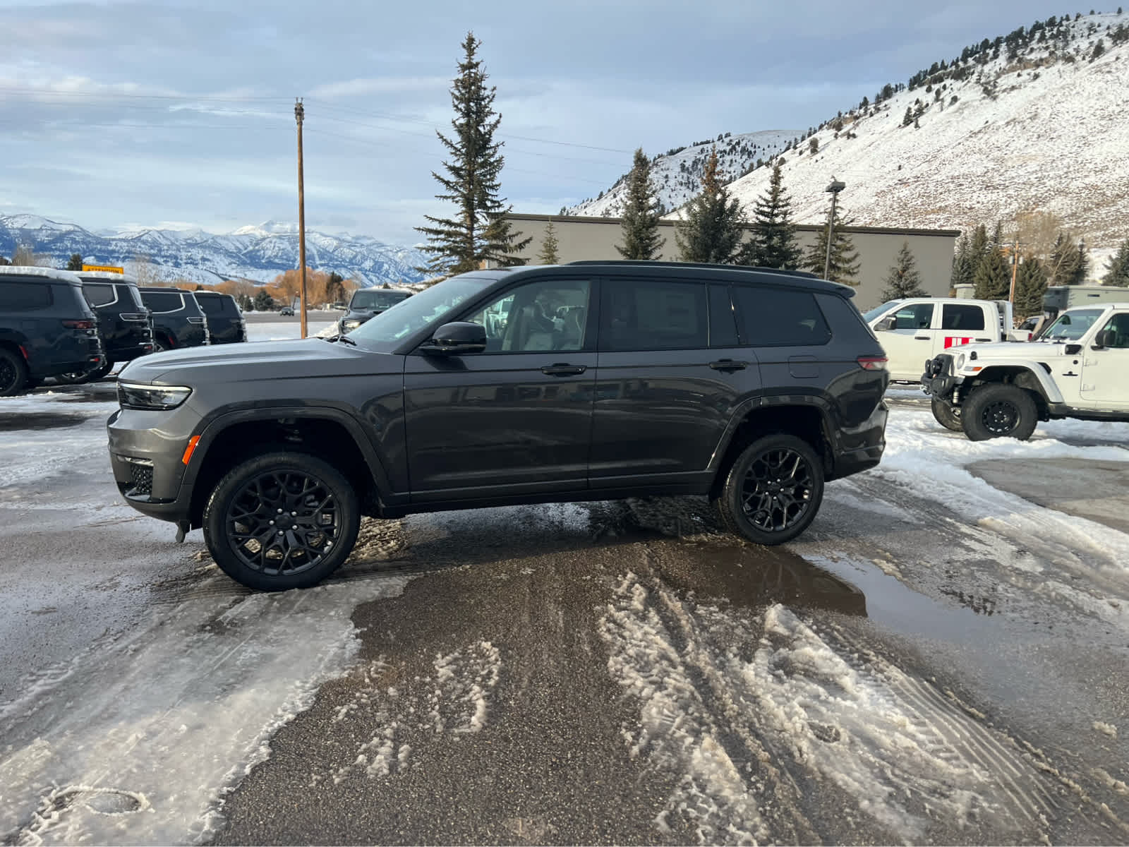 2025 Jeep Grand Cherokee L Summit Reserve 18