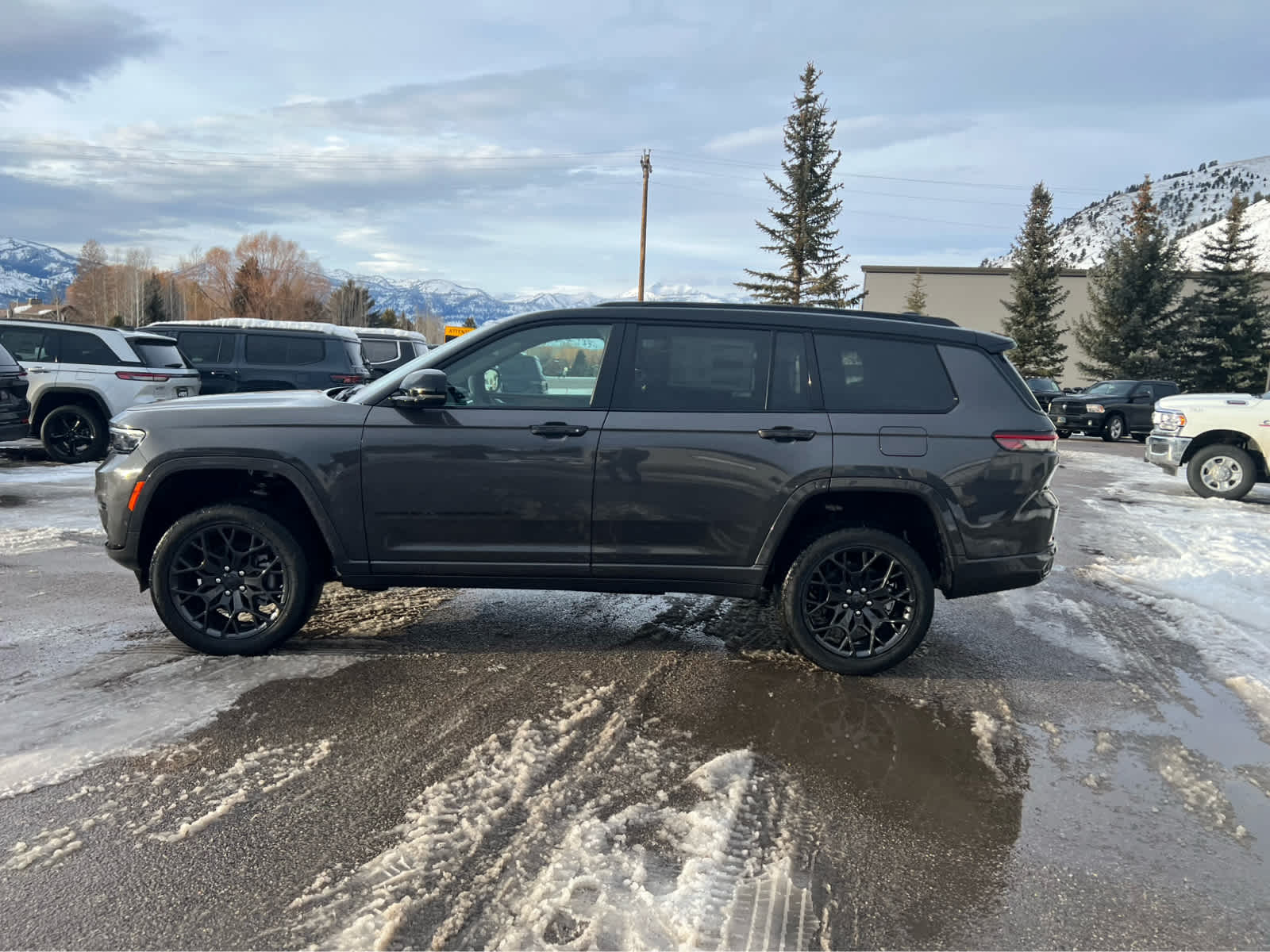 2025 Jeep Grand Cherokee L Summit Reserve 17