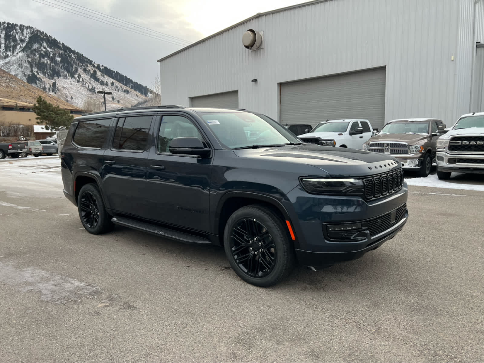 2024 Jeep Wagoneer L Series II Carbide 6