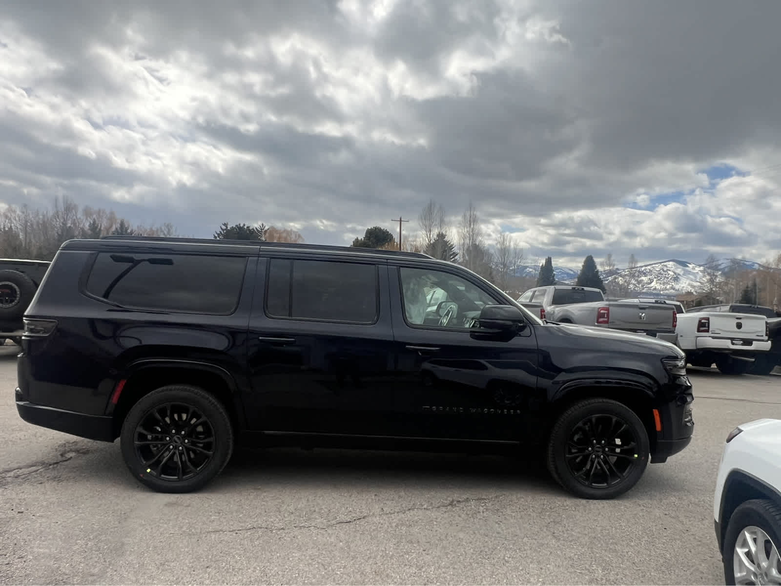 2024 Jeep Grand Wagoneer L Series II 8