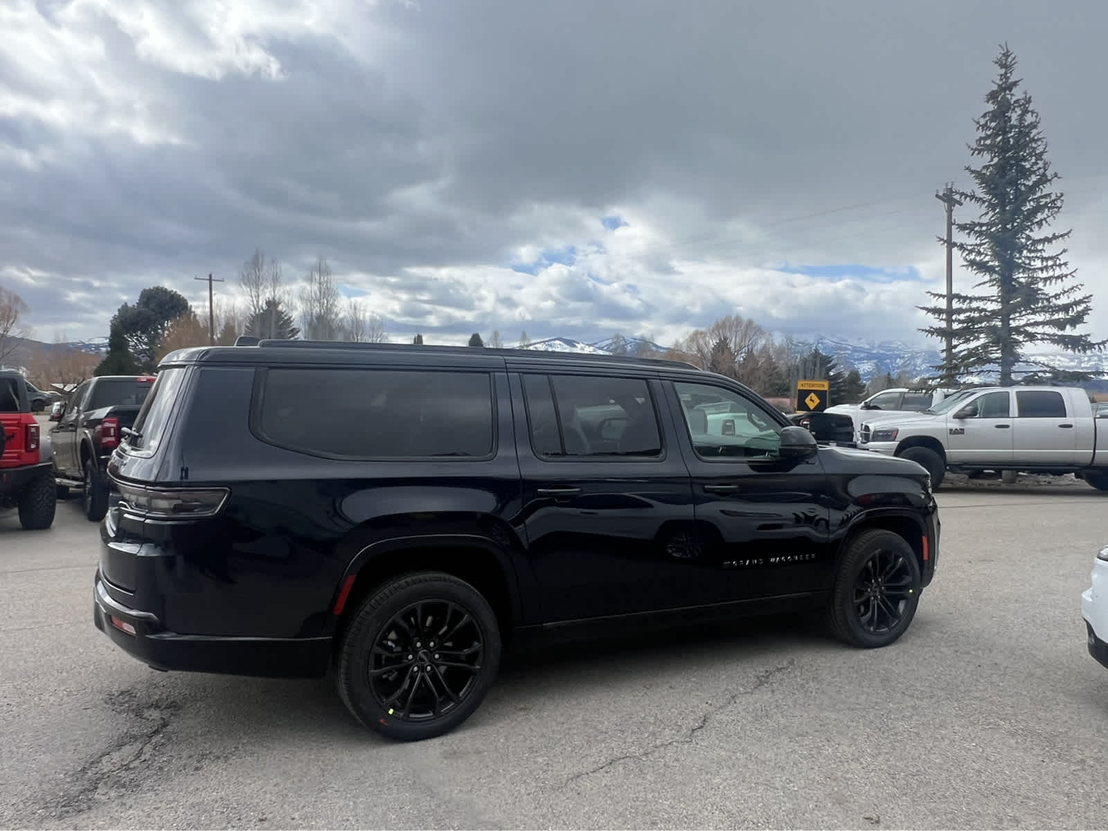 2024 Jeep Grand Wagoneer L Series II 9