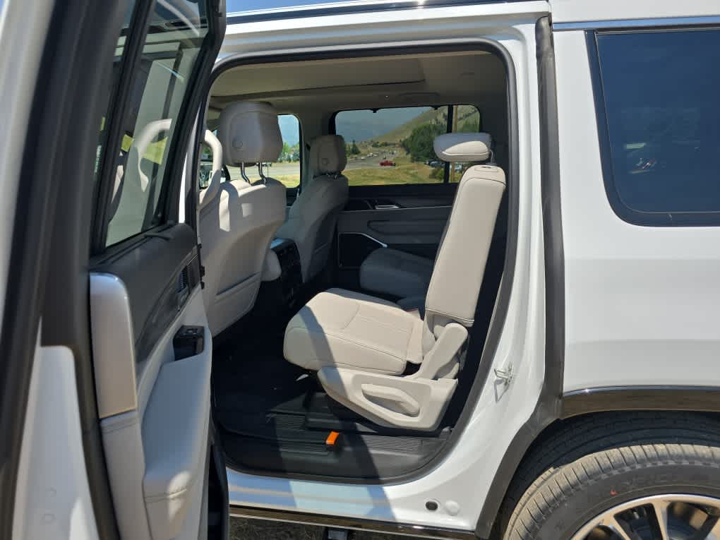 2024 Jeep Wagoneer Series III 46