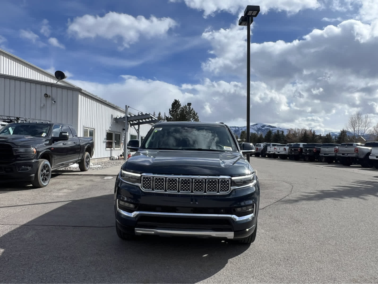 2024 Jeep Grand Wagoneer  3