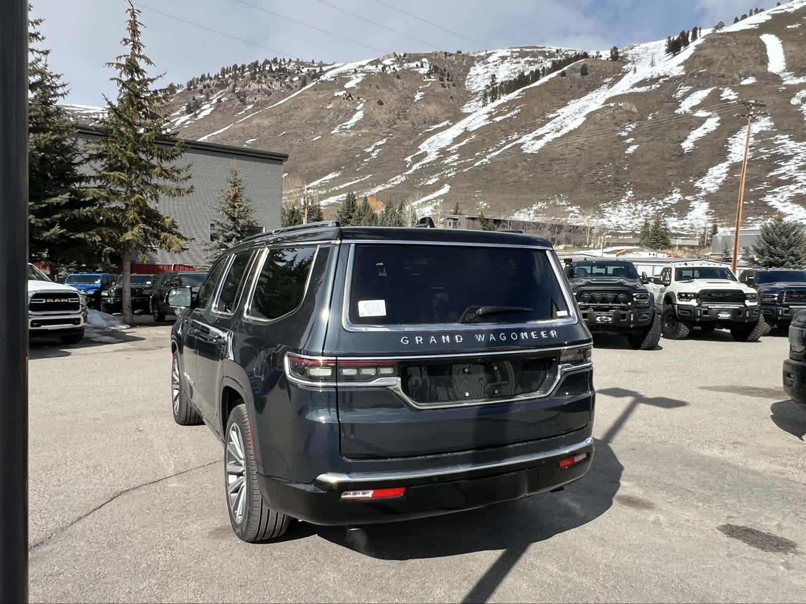 2024 Jeep Grand Wagoneer  8