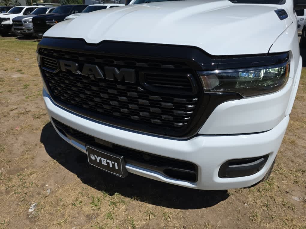 2025 Ram 1500 Big Horn 4x4 Crew Cab 57 Box 39