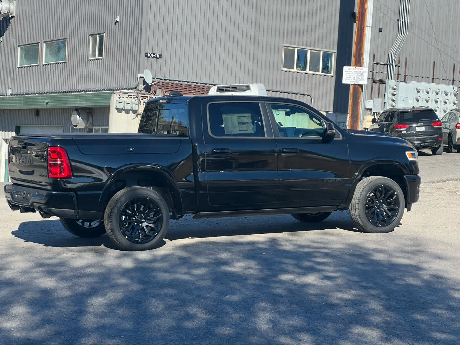 2025 Ram 1500 Limited 4x4 Crew Cab 57 Box 10