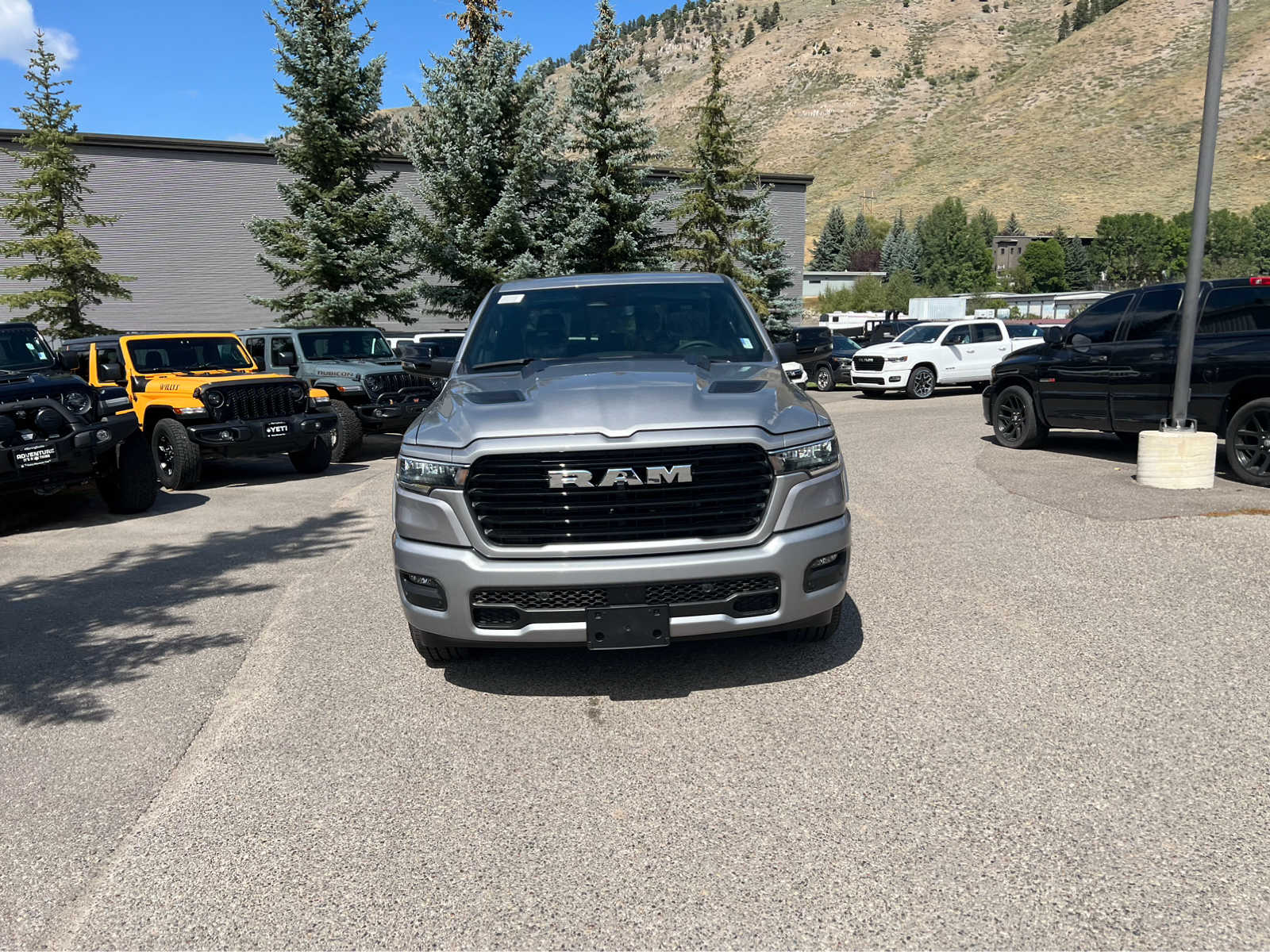 2025 Ram 1500 Laramie 4x4 Crew Cab 57 Box 4